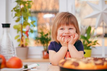 l’immagine rappresenta una bambina che è in linea con il calcolo della tabella peso forma per età