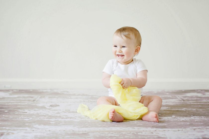 l’immagine rappresenta un bambino che è in linea con la tabella peso forma per età