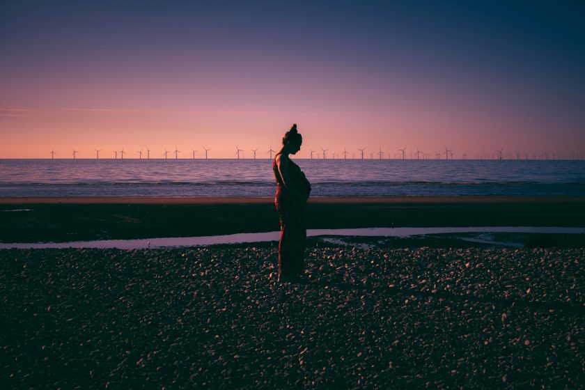 l’immagine rappresenta una donna in stato di gravidanza