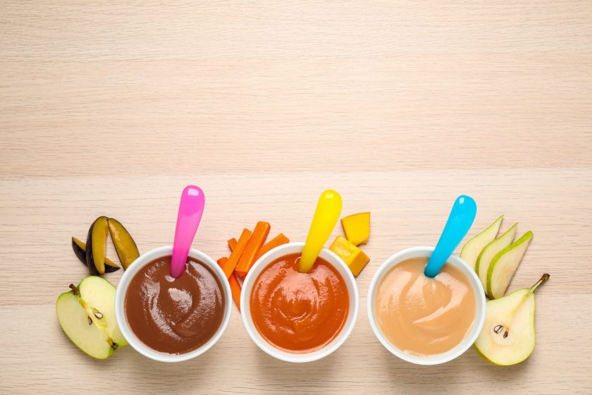 Pappa cremosa per bambini preparata con omogeneizzatore